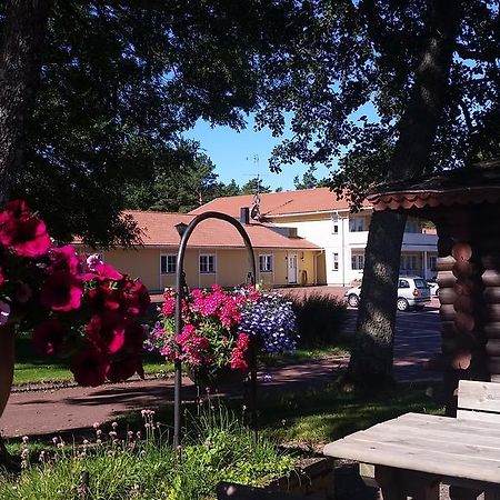Basto Hotel & Stugby Palsbole Екстер'єр фото